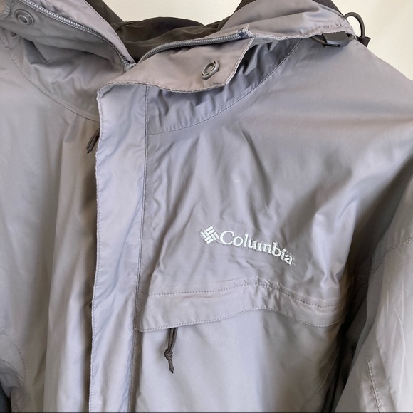 Columbia Omni-Tech waterproof breathable Rain jacket, M - Picture 2 of 8